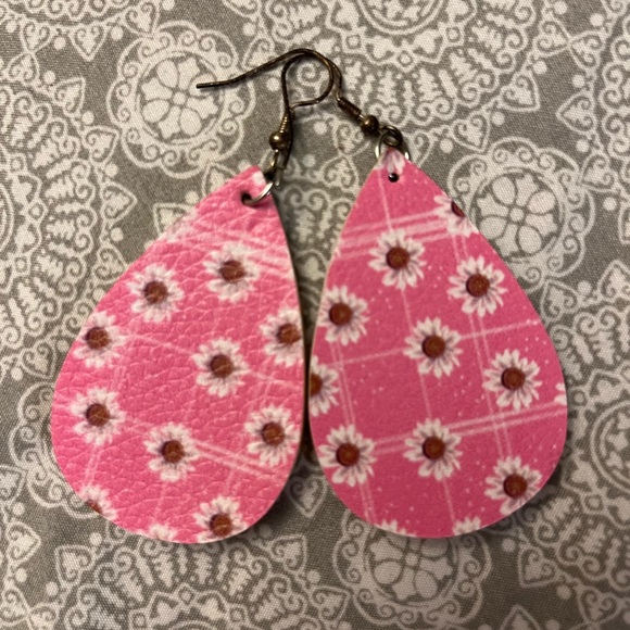 Handmade faux leather earrings - Picture 1 of 1
